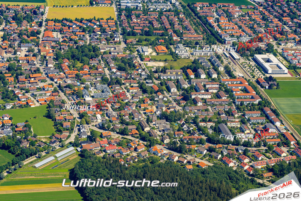 Aktuelles Luftbild von Höhenkirchen Höhenkirchen-Siegertsbrunn - Die Luftaufnahme wurde 2022 mittels UL-Flugzeug erstellt ( keine Drohne ) - hochauflösende Kamera-Systeme von  Canon -Beste Qualität - Für grossformatige Ausdrucke geeignet. Die Geschenkidee !