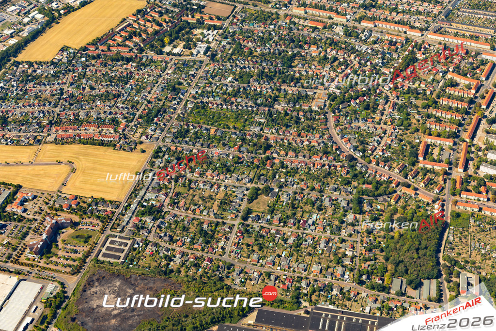 Die Luftaufnahme Hopfengarten - Magdeburg wurde 2022 vom Flugzeug aus (keine Drohne) erstellt. Hohe Auflösung -für große Poster und Wandbilder geeignet - Garantiert!