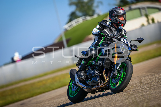 0337-260509DCB-009_337 | Deine Full-Service-Agentur für ✔️Videoproduktionen und ✔️Motorsportfotografie Jetzt Angebot anfragen!