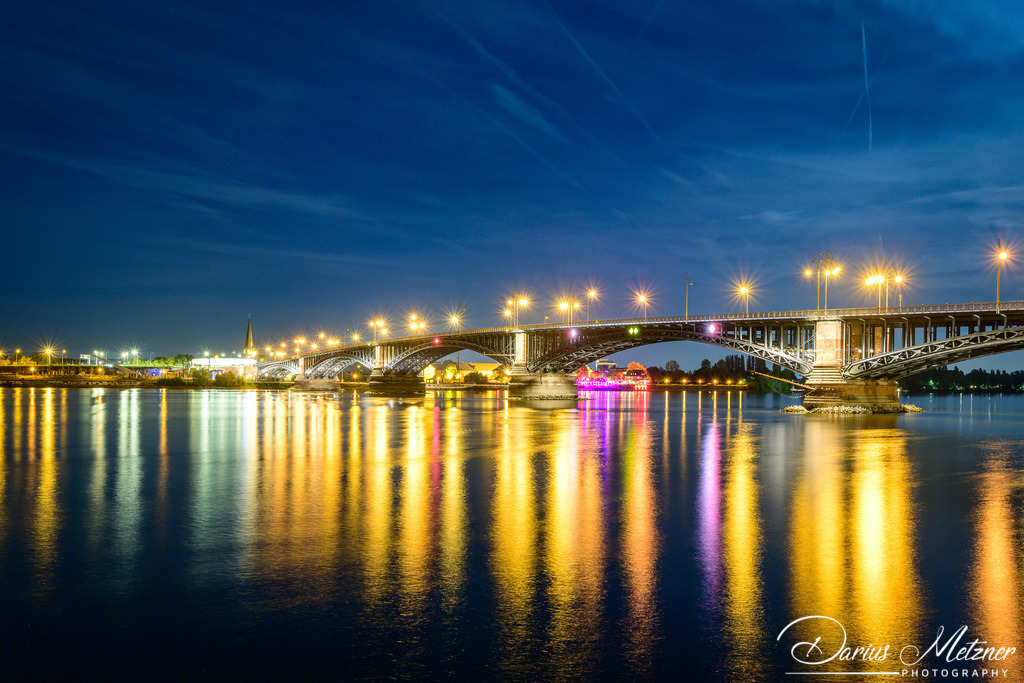 Die Theodor-Heuss-Brücke in Mainz | Die Theodor-Heuss-Brücke zwischen Mainz und Mainz-Kastel