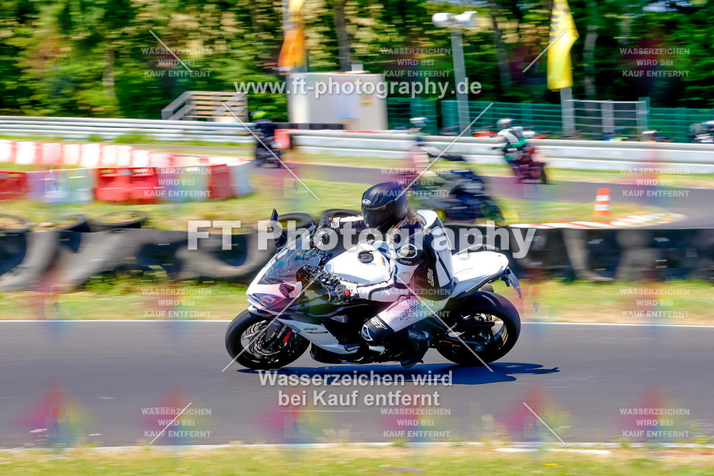 _MOT9392 | Hier findet Ihr Bilder von Touristenfahrten auf der Nürburgring Nordschleife oder von anderen Veranstaltungen die ich besucht habe. Viel Spass beim Durch Schauen 