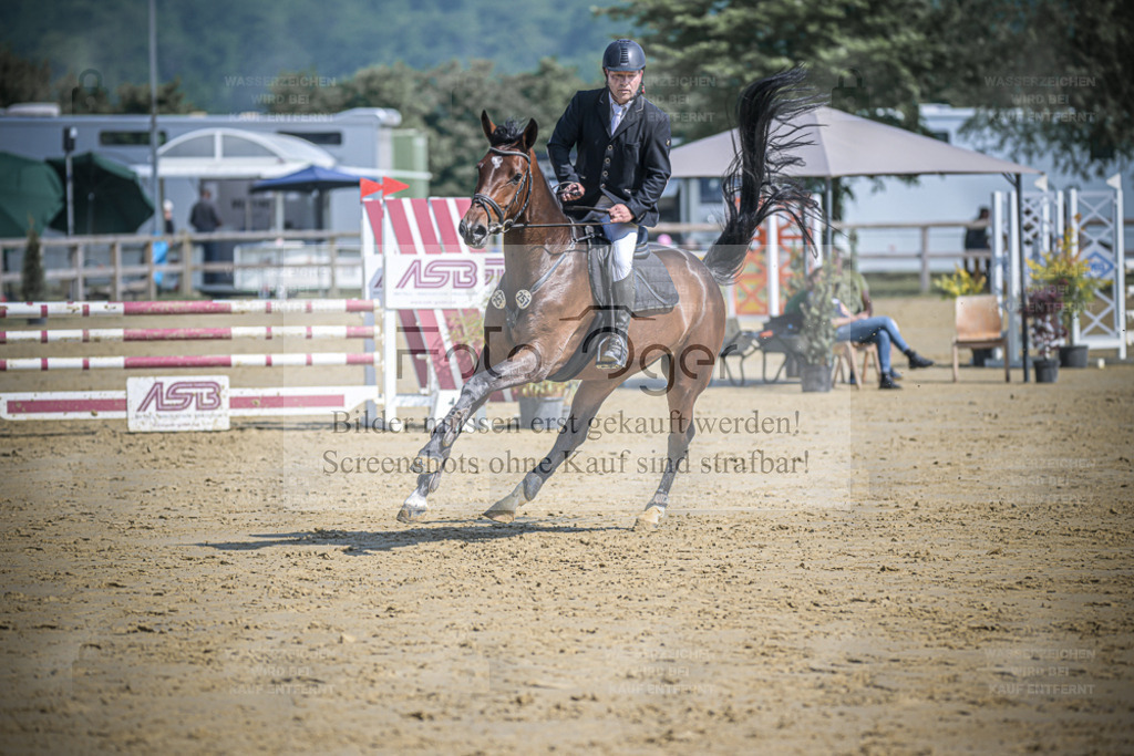 20240511-DOS_3956 | Entdecke hochwertige Reitturnierfotos von Foto Oger. Professionell, emotional und authentisch – jetzt Lieblingsmomente im Shop bestellen. - Realisiert mit Pictrs.com