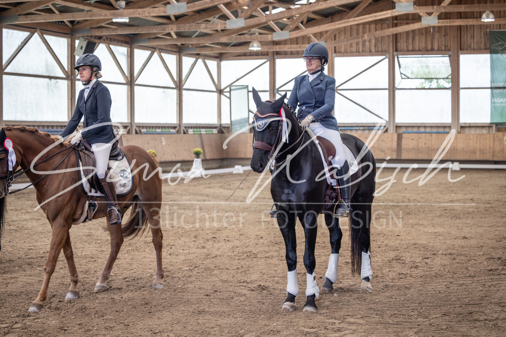 20251011-_3LI1266 | Tierfotografie Pferde, Hunde, Katzen, Haustiere.
Turnierfotografie Reitturniere, Reiten, Springreiten, Dressur in Hanau, dem Main-Kinzig-Kreis und dem Rhein-Main- Gebiet um Frankfurt