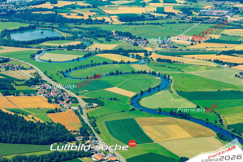 Die Luftaufnahme Schlondorf - Cham wurde 2022 vom Flugzeug aus (keine Drohne) erstellt. Hohe Auflösung -für große Poster und Wandbilder geeignet - Garantiert!