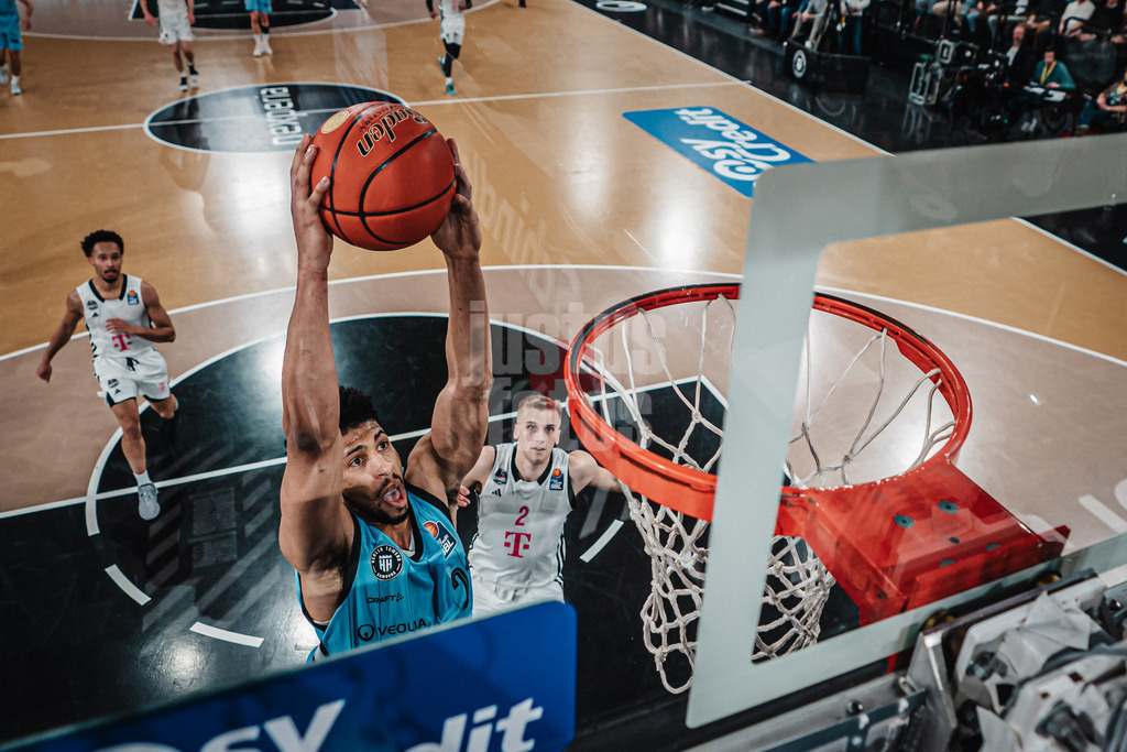 Basketball | Männer | Saison 2024/2025 | easyCredit Basketball Bundesliga | 16. Spieltag | Veolia Towers Hamburg vs. Telekom Baskets Bonn | 10.01.2025 | Jordan Barnett (#21, Veolia Towers Hamburg)