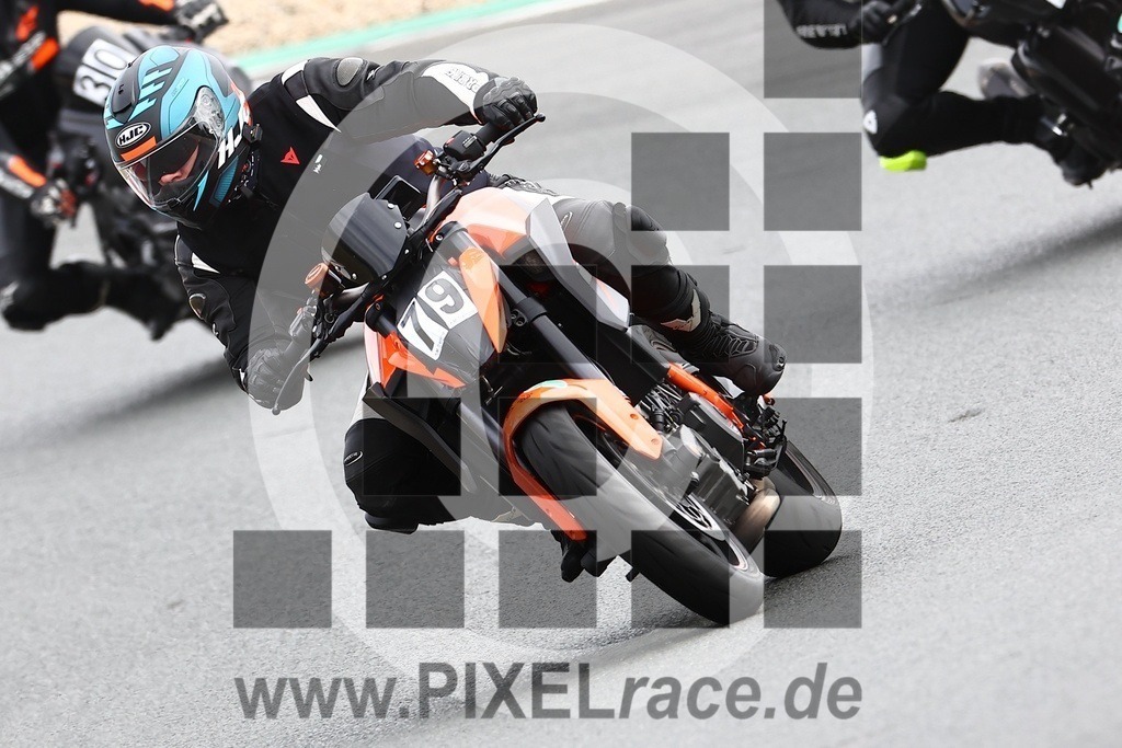 0079-20240910_06826 | Schöne Erinnerungen an spannende Momente - das festzuhalten ist unser Job. PIXELrace.de ist seit 2003 auf den Rennstrecken Europas unterwegs um die Action draußen beim Fahren und die wunderbare Stimmung imm Fahrerlager für euch einzufangen.