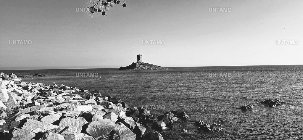 Burg auf Insel Antibes SW | untamo - Realisiert mit Pictrs.com