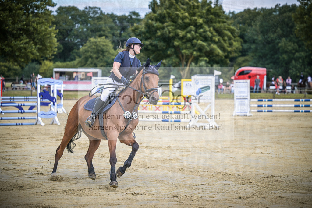 DOS_7170 | Entdecke hochwertige Reitturnierfotos von Foto Oger. Professionell, emotional und authentisch – jetzt Lieblingsmomente im Shop bestellen.Deutschlandweite Turnierfotografie. - Realisiert mit Pictrs.com