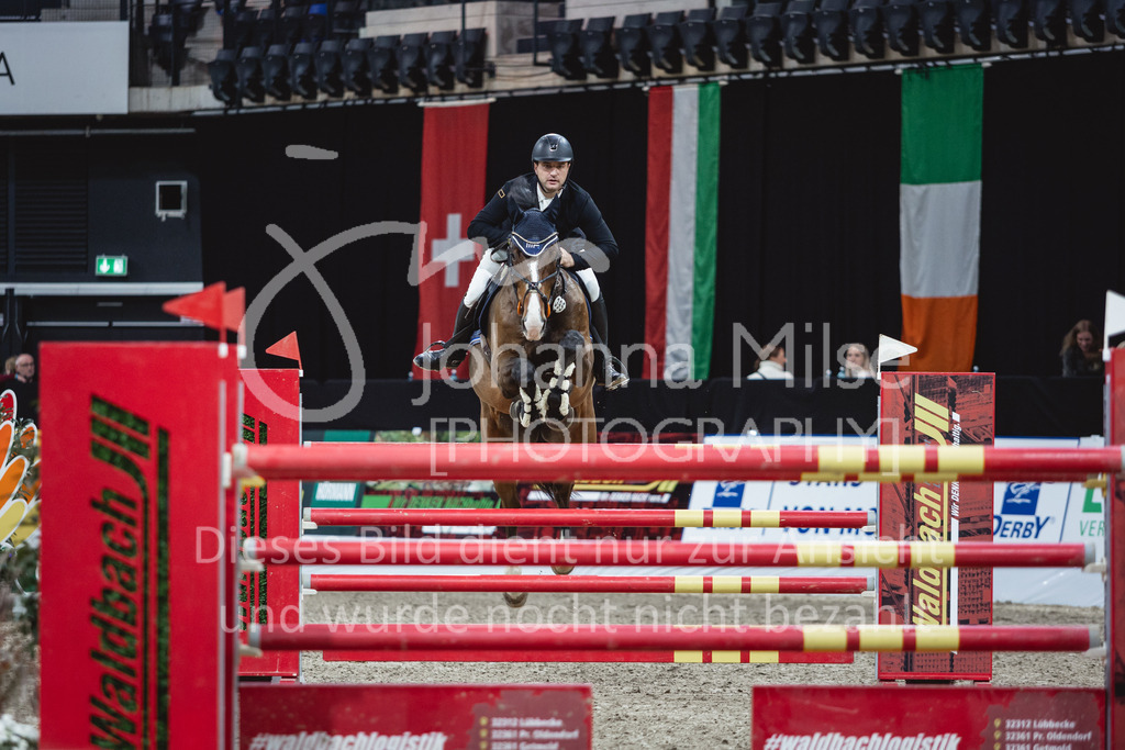 231028_Oldenburg_S1-Spr_Amateure-143 | Deine schönsten Turniermomente als professionelle Fotos! Entdecke hochwertige Pferdesport-Fotografie im Online-Shop. Jetzt Fotos finden & bestellen!