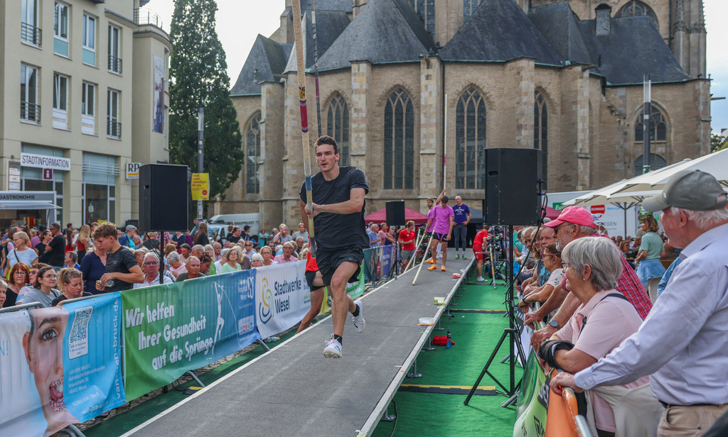 top-top.de-250828-080 | Foto, Video, Fotografie, Videografie, Fotobox, DJ, Discjockey, Musik, Musikbox, Veranstaltung, Photobooth, Amazon, Ebay, Buchtipp, Bestseller, Autor, Verlag, Buch, Wesel, Hamminkeln, NRW, Dinslaken, Rees, Drohne, Hochzeit, Party, Fotobox, Wesel, Fotograf