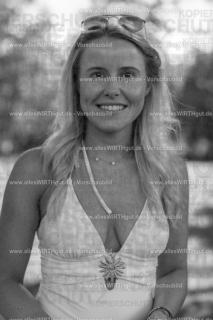 Hundeschwimmen_Grefrath_2026-allesWIRTHgut_Tierfotografie-13_50-7R508591 | Professionelle Tierfotografie in Mönchengladbach von Daniel Wirth (allesWIRTHgut). Liebevolle & natürliche Bilder von Hunden & Katzen für unvergessliche Erinnerungen.