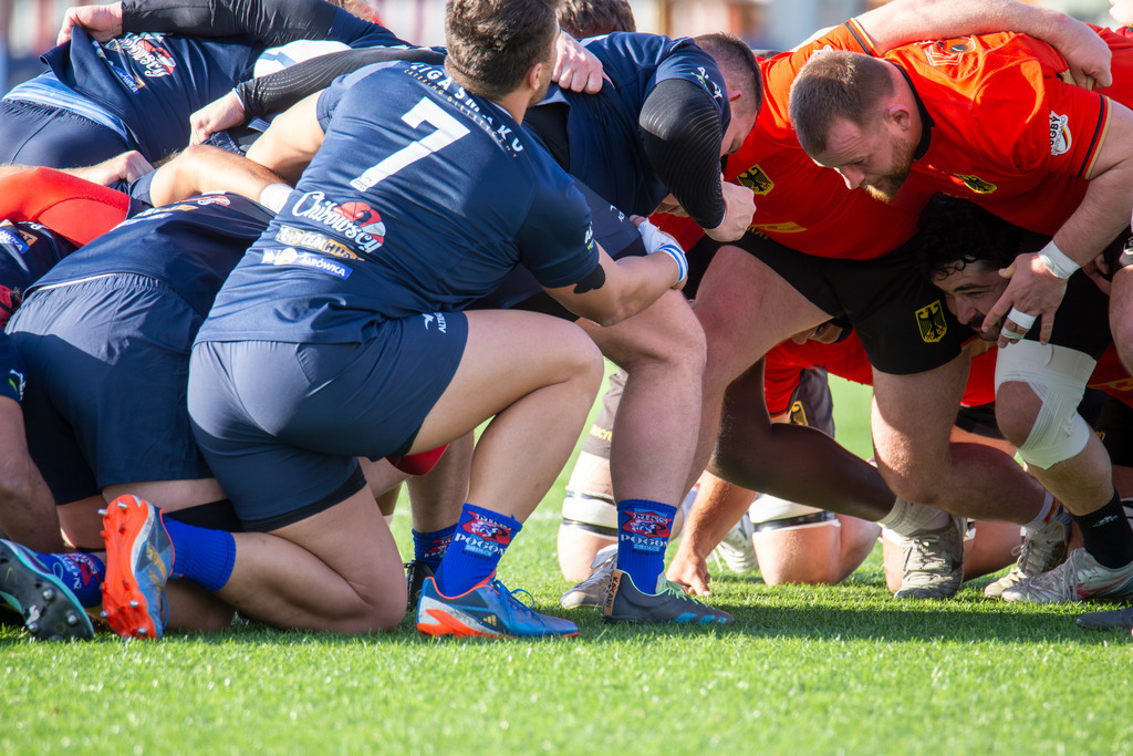 Rugby: Deutschland gegen MKS Pogon Awenta Siedlce, Polen in Heidelberg (Testspiel der deutschen Rugby Nationalmannschaft zur Vorbereitung auf die anstehenden WM-Qualifikationsspiele. Bild: Gedränge | Rugby: Deutschland gegen MKS Pogon Awenta Siedlce, Polen in Heidelberg (Testspiel der deutschen Rugby Nationalmannschaft zur Vorbereitung auf die anstehenden WM-Qualifikationsspiele. Bild: Gedränge - Realisiert mit Pictrs.com