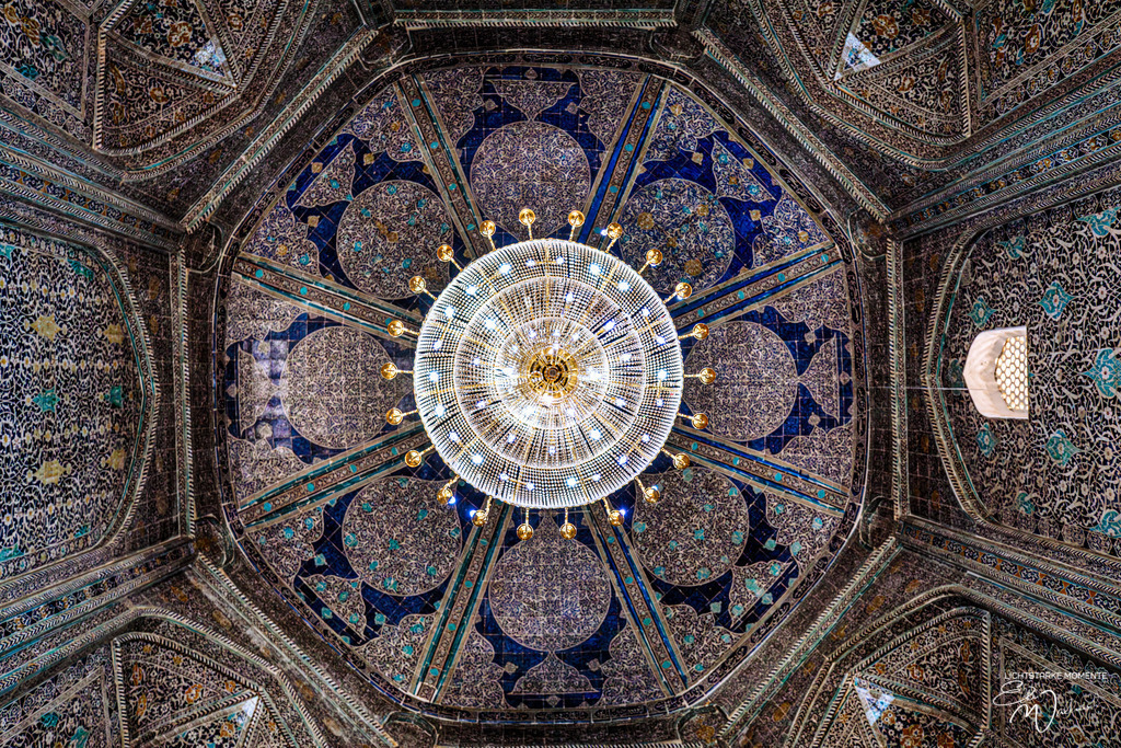 Pahlavan-Mahmud Mausoleum, Khiwa | Herzlich willkommen auf meiner Seite! Ich bin Elke Wallnisch, Deine Fotografin für lichtstarke Momente. Der Name steht für alles, was mich mit der Fotografie verbindet: Das Licht und seine machtvolle Wirkung auf eine Situation oder unsere Stimmung - Realisiert mit Pictrs.com