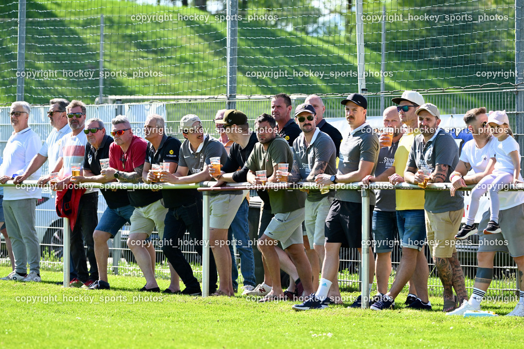 SC Magdalen vs. FC Faakersee | Besucher Sportplatz St. Magdalen, SC Magdalen Fans, SC Magdalen vs. FC Faakersee, SC Magdalen vs. FC Faakersee am 14.04.2024 in Villach (Sportplatz St. Magdalen), Austria, (Photo by Bernd Stefan)