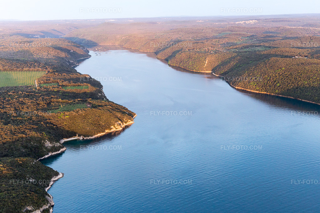 Aerial view: View of the town in Vrsar in the state Gespanschaft Istrien, Croatia. – Photo: IMG_106492.jpg taken on 04/14/2018 by Werner Riehm/FLY-FOTO.com – Resolution of the original: 5472 x 3648 px