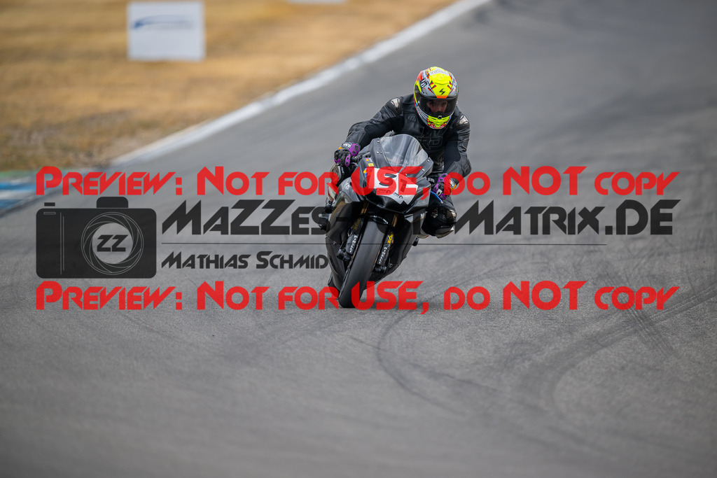 MaZZes-Fotomatrix-20260809-585633 | R1