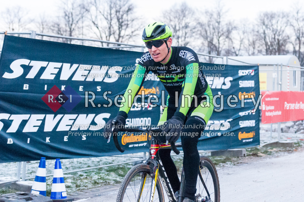 Radsport, 14. Lauf - Bikebeat Cyclo-Cross Bundesliga 2022/23 und 43. Harburger Weihnachtspreis im Stevens Cup 2022, Schwarzenbergplatz (Hamburg-Harburg), 18.12.2022 | Aus dem Rennen 6 / Männer Elite (Lizenzfahrer): 
Felix Paul (#6, crossladen.hobel.racing)