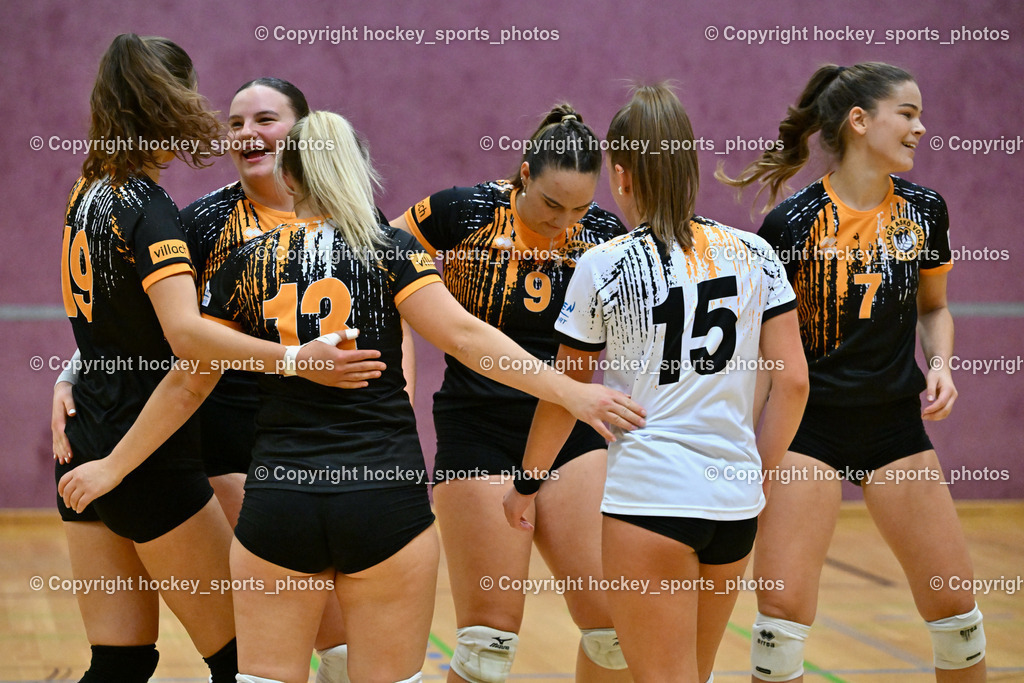 ASKÖ Volley Eagles vs. TUS Bad Radkersburg 19.11.2023 | Jubel ASKÖ Volley Eagles Mannschaft, #13 BEBEKAJLO Vanessa, #15 MORITZ Helena, #9 KÖFLER Alea, #8 DUCANOVIC Ariana, #19 RABENSTEINER Stefanie, #7 FANIC Nada