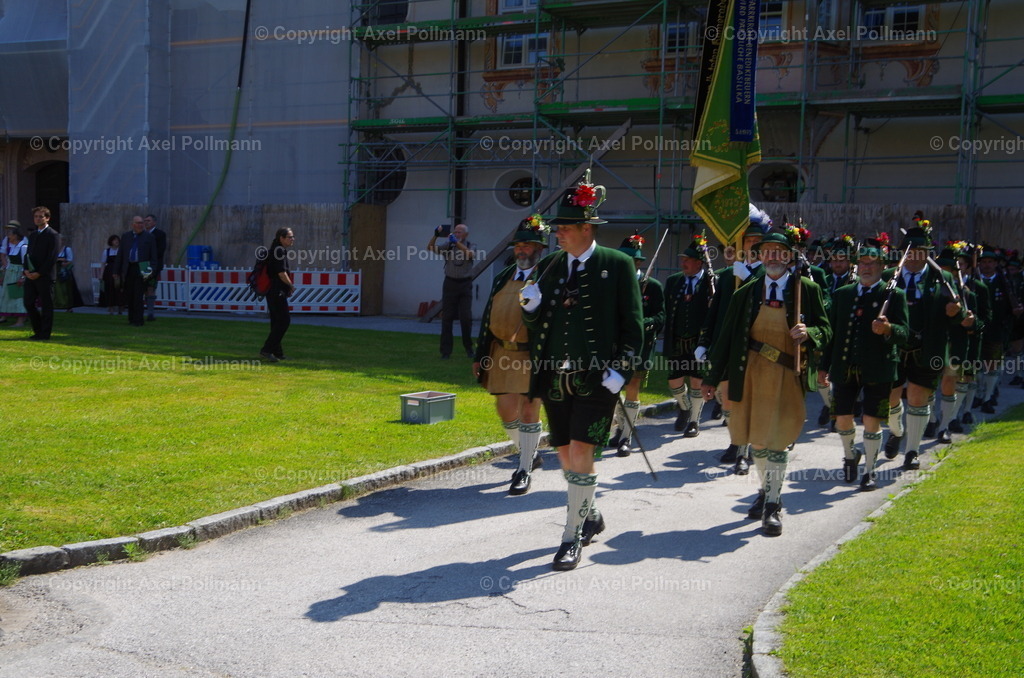 IMGP4670 | fotografiert von Axel PollmannLeonhardi Wallfahrt Benediktbeuern und Murnau, Fronleichnam, Fasching, Landschaft im Loisachtal und Benediktbeuern  - Realisiert mit Pictrs.com