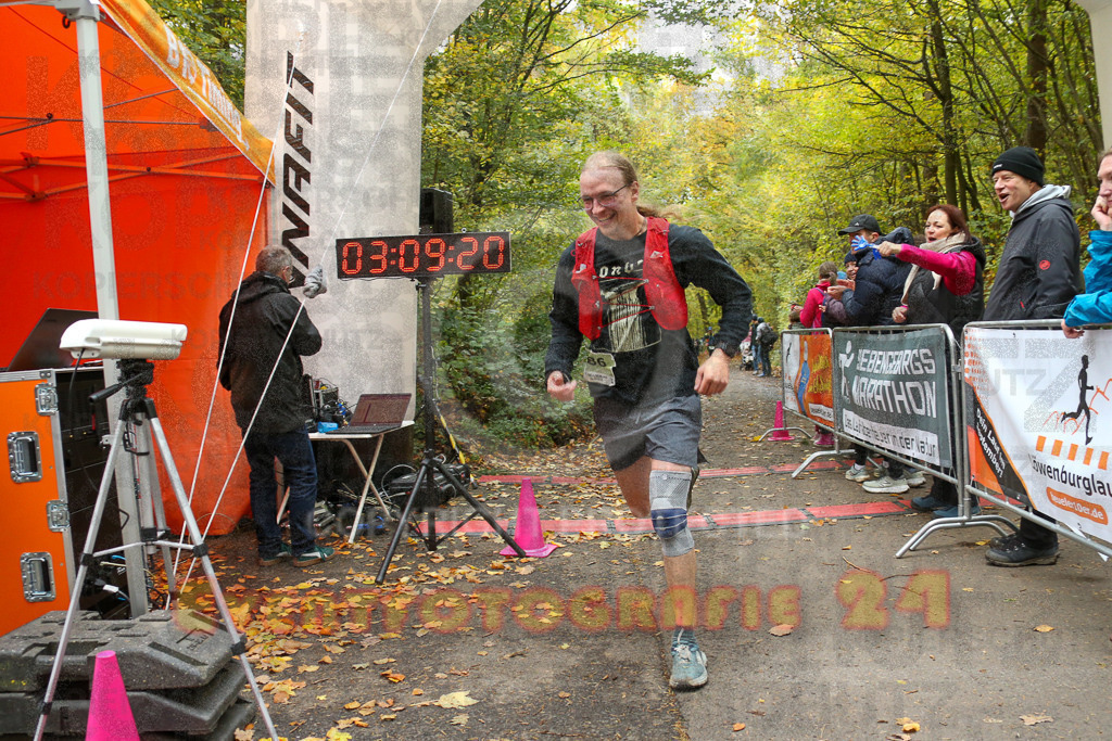 251026_1311_EX1_2754 | Sportfotografie im Rhein-Sieg Kreis, Köln, Bonn, NRW, Rheinland Pfalz, Hessen, etc. Unser Tätigkeitsfeld umfasst den Laufsport vom Volkslauf über den Marathon, Duathlon, Triathon bis zum Ultralauf wie Kölnpfad Ultra oder Schindertrail.