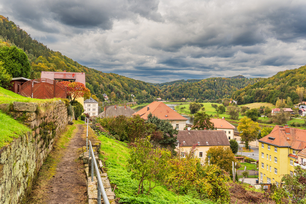 Blick über den Ort Königsstein auf die Sächsische Schweiz | Blick über den Ort Königsstein auf die Sächsische Schweiz.