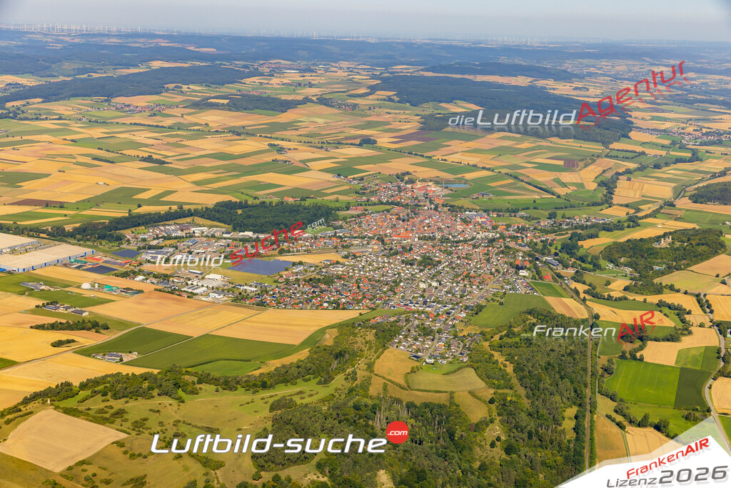 Neue Luftbildaufnahme der Stadt Volkmarsen - Das Luftbild wurde 2025 vom UL-Flugzeug heraus erstellt ( keine Drohnenaufnahme ) - Hochauflösende Luftaufnahme - für Wandbilder und großformatige Ausdrucke geeignet. Das besondere Geschenk!Hier alle&nbsp;Infos zur Lizenzierung der LuftaufnahmeWir fliegen auch dieses Jahr wieder in Ihre Region um Luftbilder zu erstellen.- Luftbild anfragen