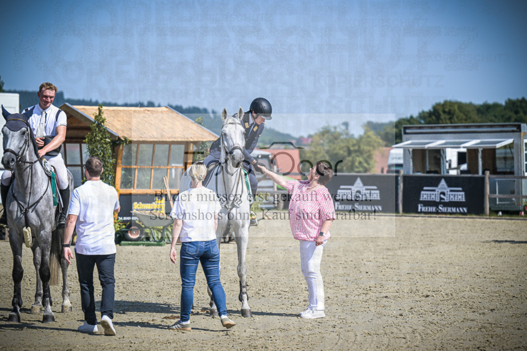 DOS_0068 | Entdecke hochwertige Reitturnierfotos von Foto Oger. Professionell, emotional und authentisch – jetzt Lieblingsmomente im Shop bestellen.Deutschlandweite Turnierfotografie. - Realisiert mit Pictrs.com