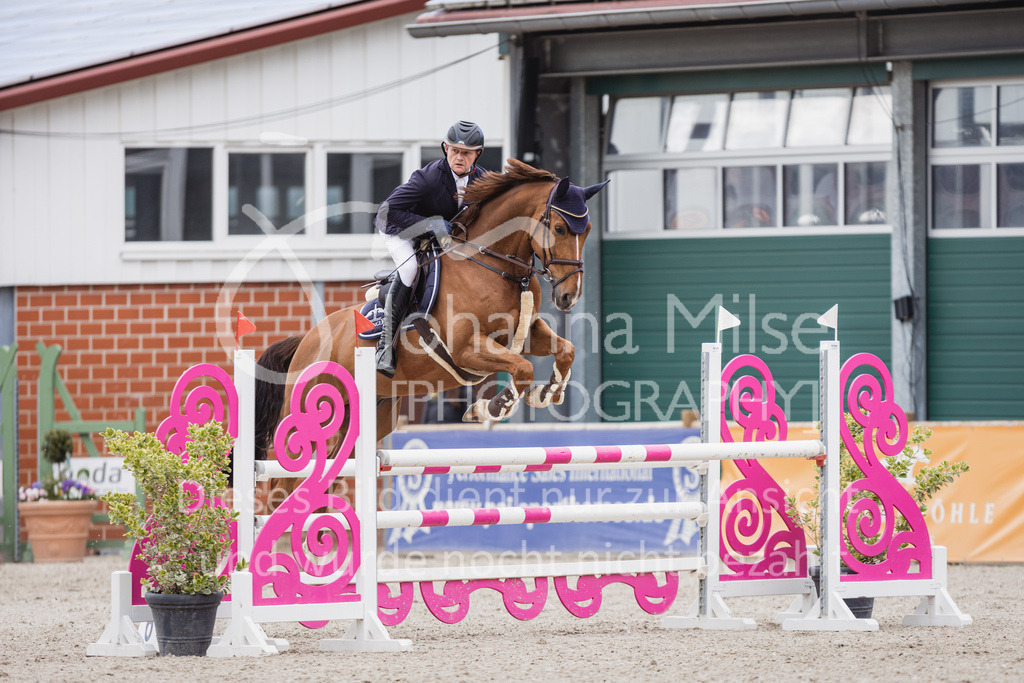 230516_Mühlen_04SprPf-L-419 | Deine schönsten Turniermomente als professionelle Fotos! Entdecke hochwertige Pferdesport-Fotografie im Online-Shop. Jetzt Fotos finden & bestellen!