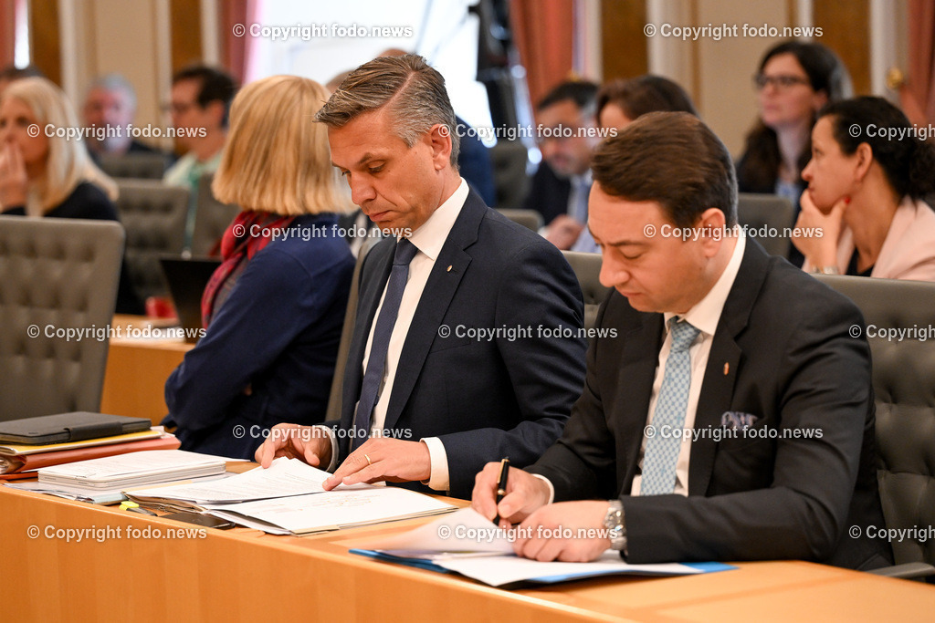 Landhaus Linz_ Promenade_ Landtagssitzung_ 11.04.2024-35 | 11.04.2024, Landhaus Linz AUT, Promenade, Landtagssitzung, im Bild LR Wolfgang Hattmannsdorfer (VP), LH-Stv. Manfred Haimbuchner (FP)