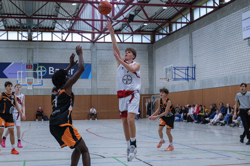 JBBL BAYER GIANTS vs Young Lions Wuppertal-90 | Fotos von Basketballspielen aus dem Raum NRW fotografiert von Gero Mueller-Laschet und Daniel Schaefer - Realisiert mit Pictrs.com