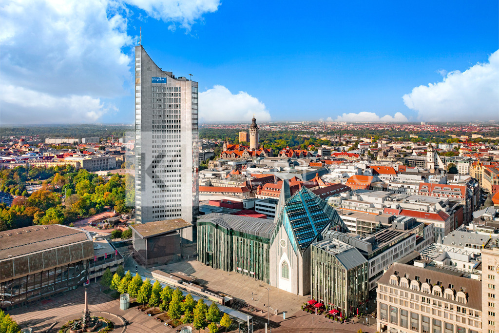 Leipzig-Luftbild-DJI_0431_Augustusplatz | Ein Wahrzeichen der Stadt Leipzig, das City-Hochhaus auf dem Augustusplatz. - Realisiert mit Pictrs.com