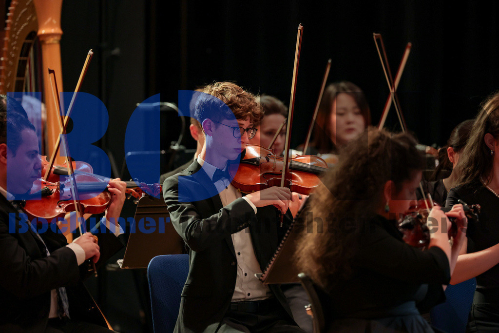 Maerkisches Jugendsinfonieorchester (MJO) {date} -  | {headline}(Foto: Sebastian Sendlak / BOND) - Realisiert mit Pictrs.com