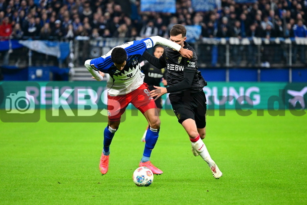 KBS Picture_HSV-Stuttgart_003 | v.l. Glatzel Robert (HSV) , Stenzel Pascal (VfB Stuttgart) ,Sportplatz :  Volksparkstadion, - Realisiert mit Pictrs.com