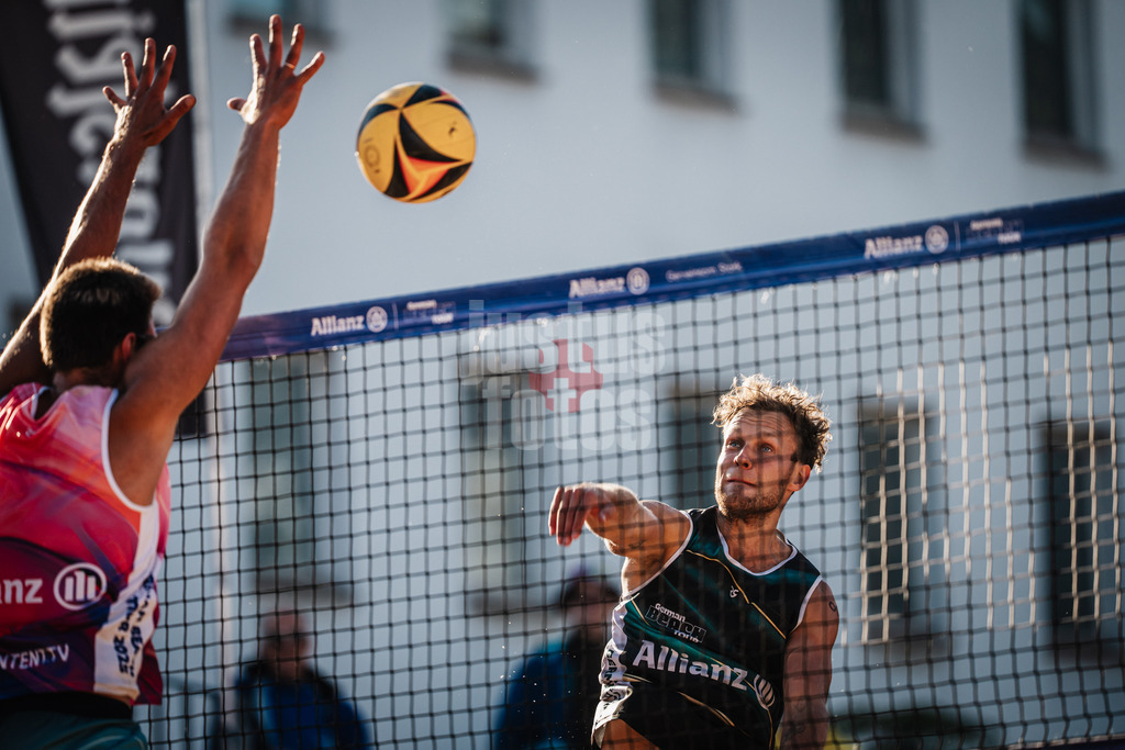 Beachvolleyball | Männer | Allianz German Beach Tour 2025 | Tourstop Berlin | 23.08.2025 | Eric Stadie-Seeber beim Angriff