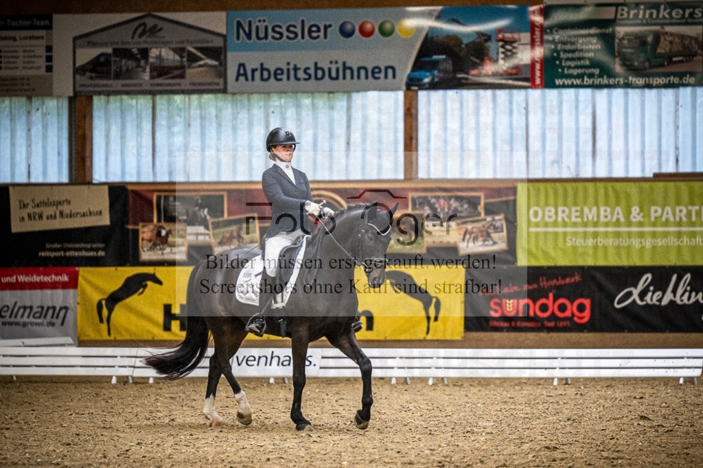 DOS_1594 | Entdecke hochwertige Reitturnierfotos von Foto Oger. Professionell, emotional und authentisch – jetzt Lieblingsmomente im Shop bestellen.Deutschlandweite Turnierfotografie. - Realisiert mit Pictrs.com