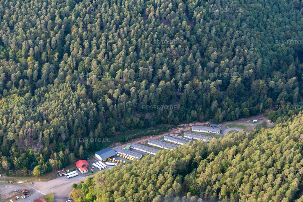 Luftbild: Gewerbepark Neudahn mit Autohaus Korn in Dahn im Bundesland Rheinland-Pfalz in Deutschland. Foto: IMG_139052.jpg vom 30.09.2023 durch Werner Riehm/FLY-FOTO.deWWW.AUTOHAUS-KORN.DE