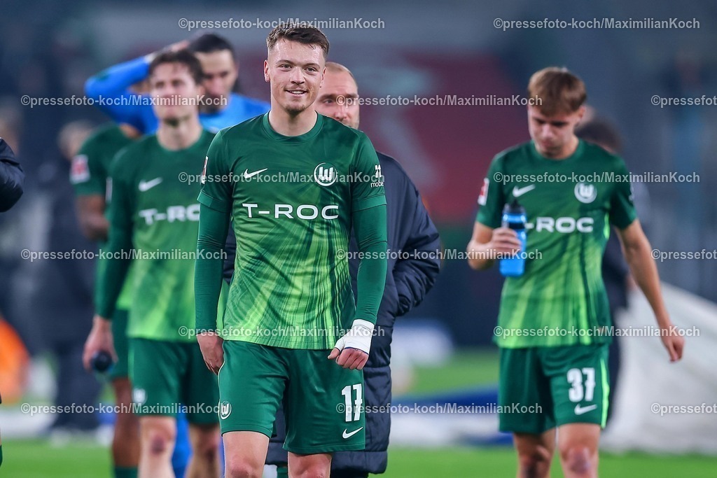 BMG13122502217 | 13.12.2025, Fußball, Borussia Mönchengladbach - VfL Wolfsburg, 1. Fußball Bundesliga, 14.Spieltag, Borussia-Park, Saison 2025 2026: Jenson Seelt&nbsp;(VfL Wolfsburg #14)   DFB regulations prohibit any use of photographs as image sequences and or quasi-video.