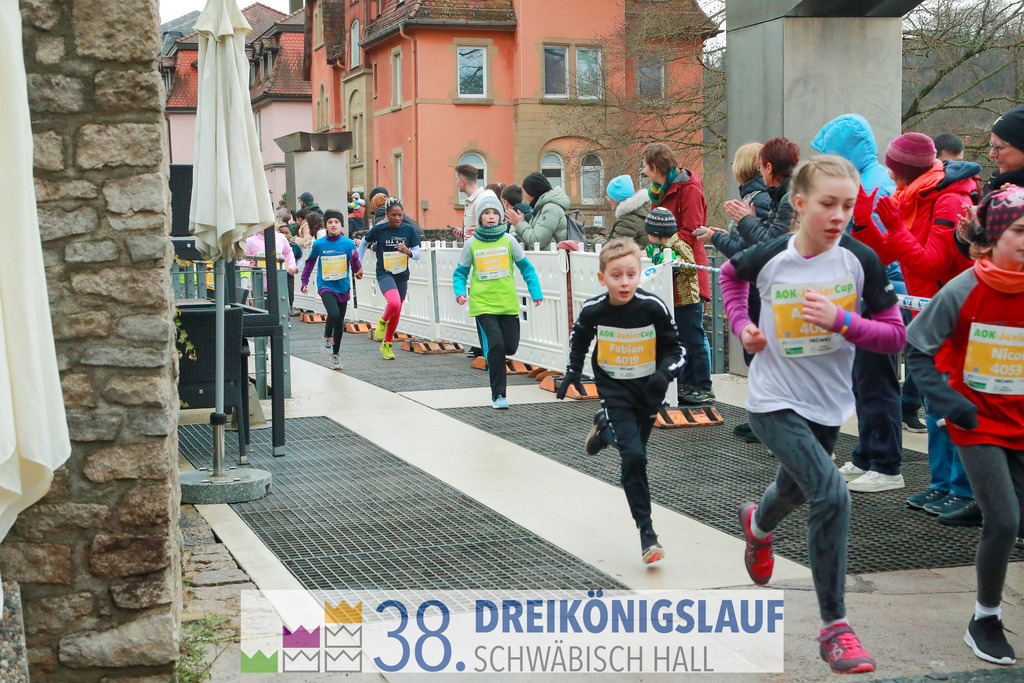 400m AOK Junior Cup | 3 Koenigslauf 2024 400m AOK Junior Cup - Realisiert mit Pictrs.com