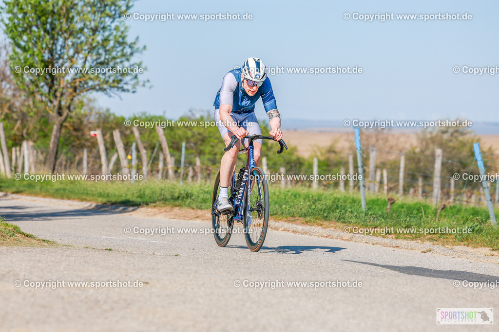 621_AR6_8203 | Neusiedlersee Radmarathon 2026@sportshot_your_pictrs #yourpictures#roadtowm2029 #nrm #neusiedlerseeradmarathon #neusiedlersee #neusiedlerseetourismus #burgenland #mörbisch #nrm26 #burgenlandtourismus #voglundco #poweredbyburgenlandtourismus #radsport #rad #marathon #ucigranfondo #visitburgenland #ucigranfondoworldseries