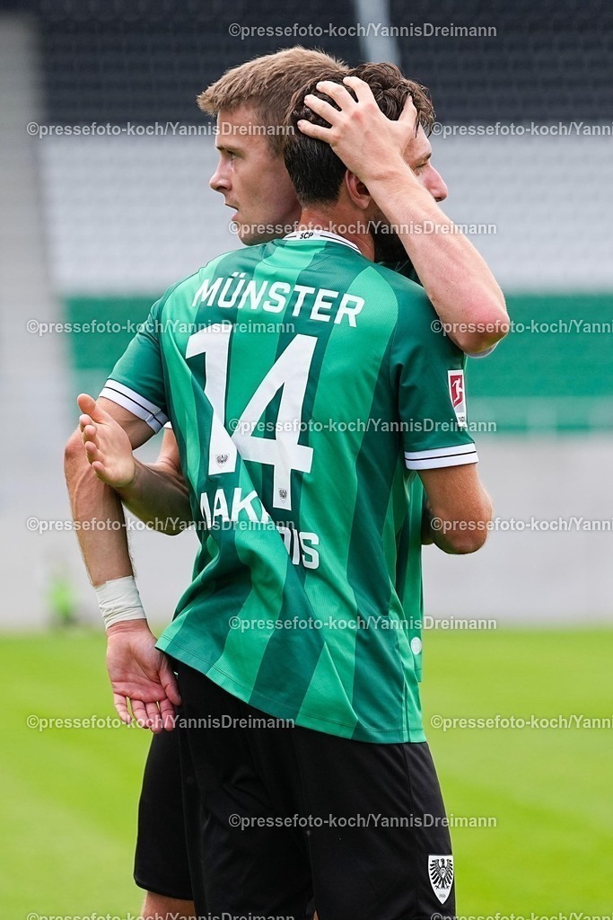 xYDR26072501024 | 26.07.2025, xydrx, Fußball, SC Preußen Münster - Viktoria Köln, Testspiel, LVM-Preußenstadion: Torjubel nach dem Tor zum 1:0 für den SC Preußen Münster durch Torschütze Haralambos Makridis (SC Preußen Münster #14). zusammen mit Jano ter Horst (SC Preußen Münster #27)