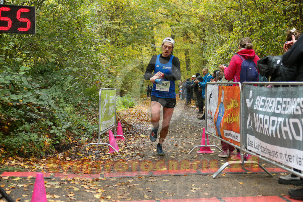 251026_1219_EX1_0089 | Sportfotografie im Rhein-Sieg Kreis, Köln, Bonn, NRW, Rheinland Pfalz, Hessen, etc. Unser Tätigkeitsfeld umfasst den Laufsport vom Volkslauf über den Marathon, Duathlon, Triathon bis zum Ultralauf wie Kölnpfad Ultra oder Schindertrail.