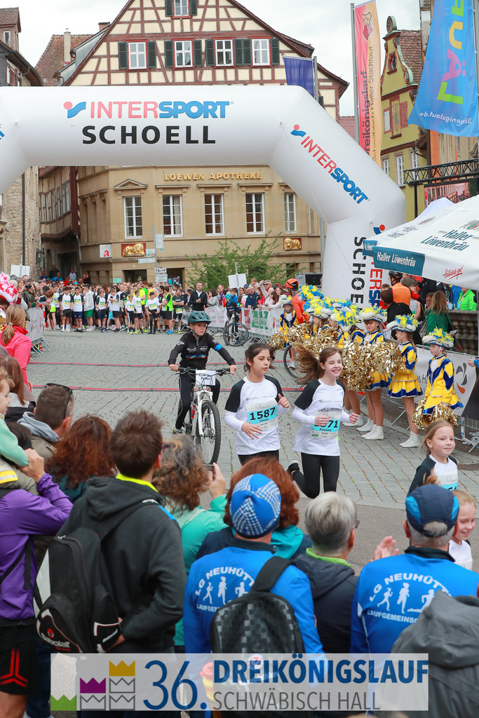 Stadtwerke Schüler und Jugendlauf 1,7km | 3koenigslauf 2022 Stadtwerke Schüler und Jugenlauf 1,7km - Realisiert mit Pictrs.com