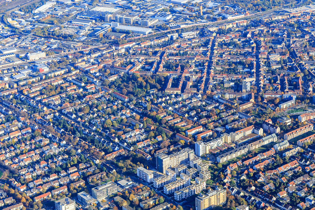 Luftbild: Steubenstraße x Niederfeldstr im Ortsteil Almenhof in Mannheim im Bundesland Baden-Württemberg in Deutschland. Foto: IMG_095413.jpg vom 30.10.2016 durch Werner Riehm/FLY-FOTO.de