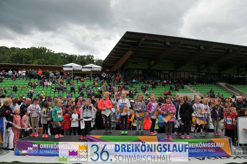Siegerehrung Optima Sport Park | 3königslauf 2022 Siegerehrung - Realisiert mit Pictrs.com