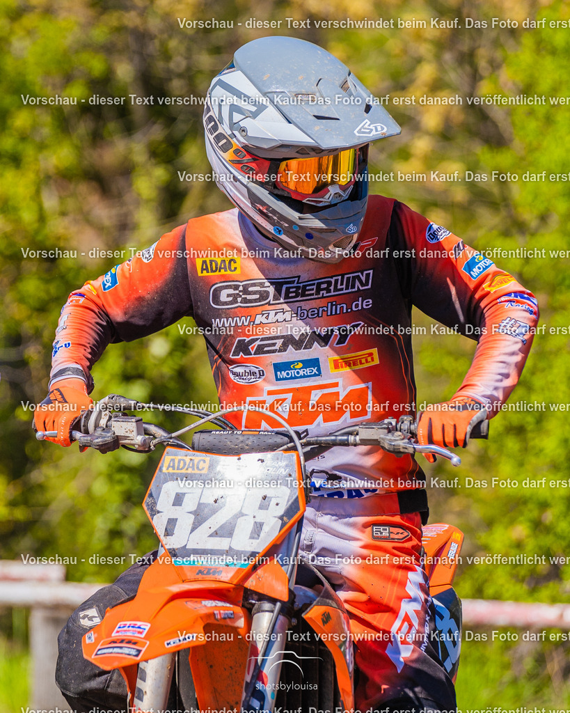 20260501_MCWriezen-2882 | Sportfotografin aus Berlin-Brandenburg mit Fokus auf Motocross. Ich halte deine sportliche Leistung und echte Emotionen auf und neben der Strecke professionell fest. Entdecke die Fotos von deinem Rennen und bestelle sie direkt hier im Shop.