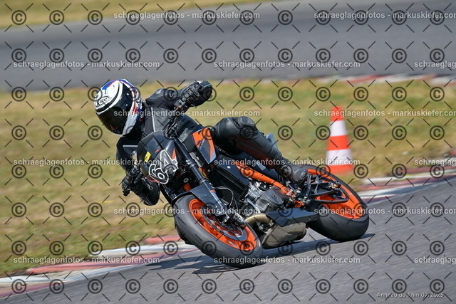 25bt04-1824 | markuskiefer.com - Realisiert mit Pictrs.com