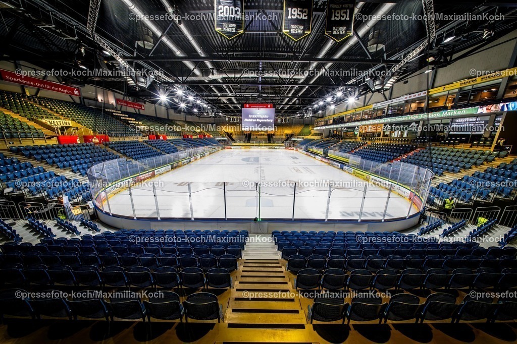 xkkux02042601002 | 02.04.2026, xkkux, Eishockey, DEL2, Herren, Saison 2025 / 2026, Krefeld Pinguine - EV Regensburg, YAYLA Arena: Innenansicht Spielstätte Übersicht Übersichtsbild Eishockeyhalle EIshockeyarena Stadion Sitzplätze 