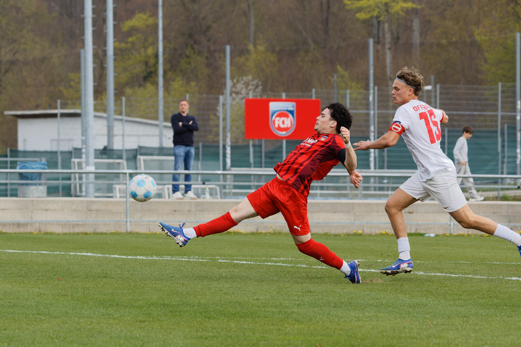 FCHOFK_260418_6-81 | 1.FC Heidenheim 1846 vs. Offenbacher Kickers, Fußball, U17, B-Junioren, NWL, U17-DFB-Nachwusliga, 2025/2026, 10. Spieltag, 18.04.2026 in Heidenheim, Walter-Birkhold-Jugendstadion (Foto: Michael Bulling) - Realisiert mit Pictrs.com