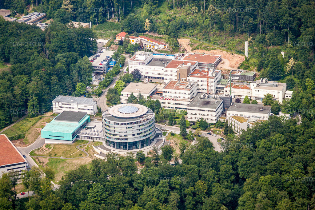 Luftbild: Forschungs- Gebäude und Bürokomplex des europäischen Forchungszentrums für Molekularbiologie EMBL Heidelberg-Bierhelderhof im Ortsteil Rohrbach in Heidelberg im Bundesland Baden-Württemberg in Deutschland. Foto: IMG_29924.jpg vom 02.07.2010 durch Werner Riehm/FLY-FOTO.de