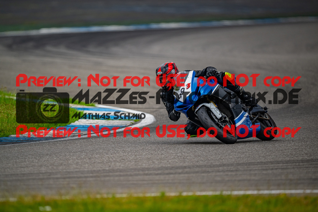 MaZZes_FotoMatrix_240701_6007705_8023 | GELB